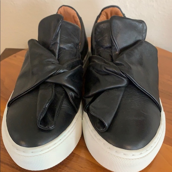 Brusque shoes, Sz 6 1/2 - Picture 2 of 8